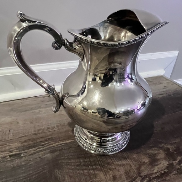 Reed & Barton Old London Silverplate Hollowware Water Pitcher Discontinued Item - Picture 5 of 5